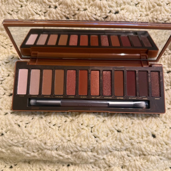Urban Decay Naked Heat Eyeshadow Palette - Picture 3 of 6